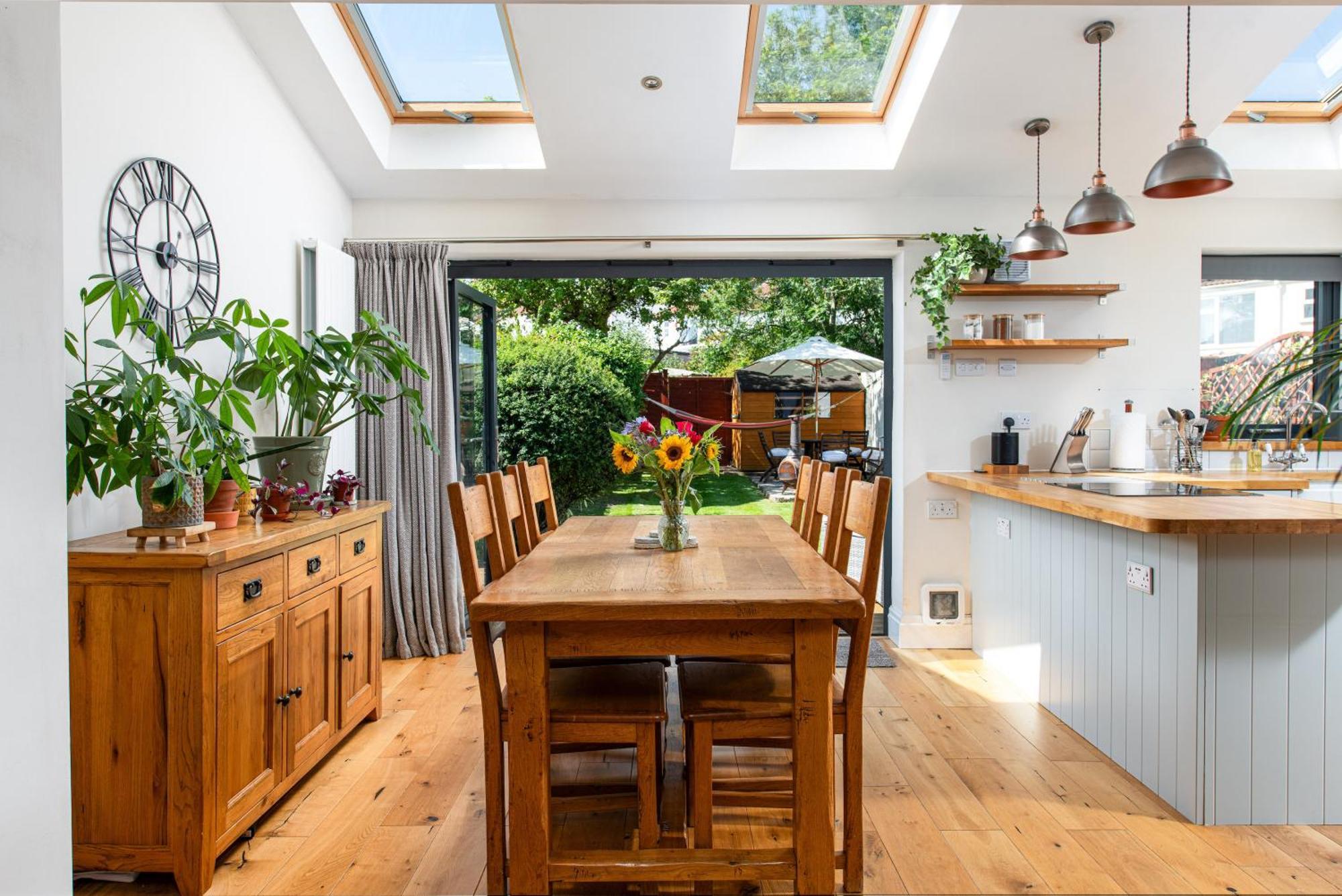 Charming Family Home With Stoves, Garden & Parking Bristol Exteriör bild