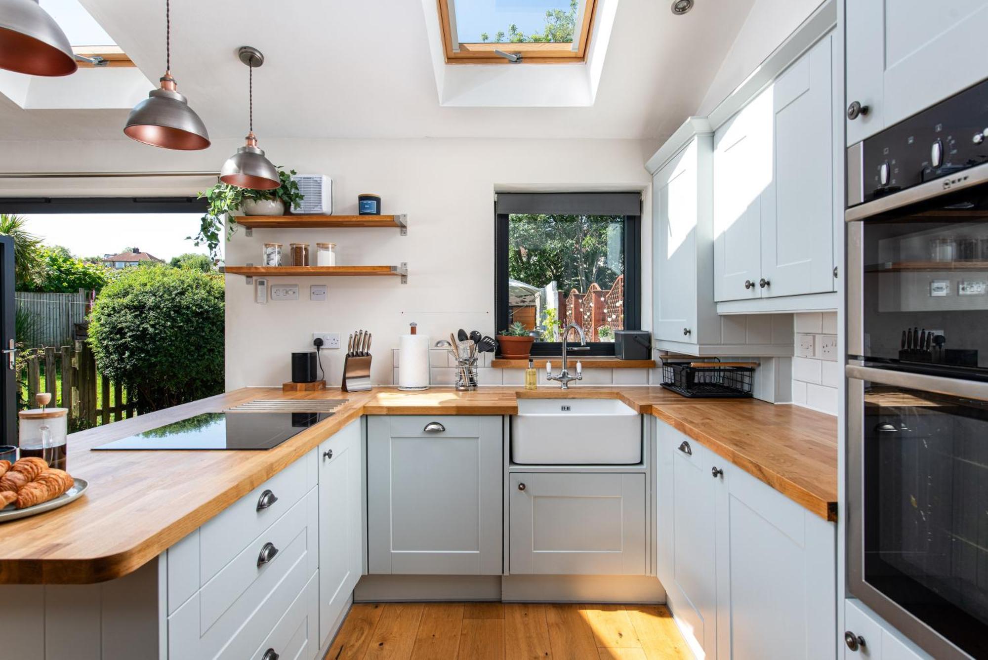 Charming Family Home With Stoves, Garden & Parking Bristol Exteriör bild