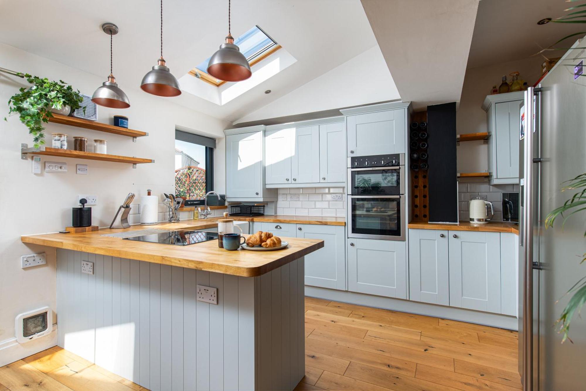 Charming Family Home With Stoves, Garden & Parking Bristol Exteriör bild