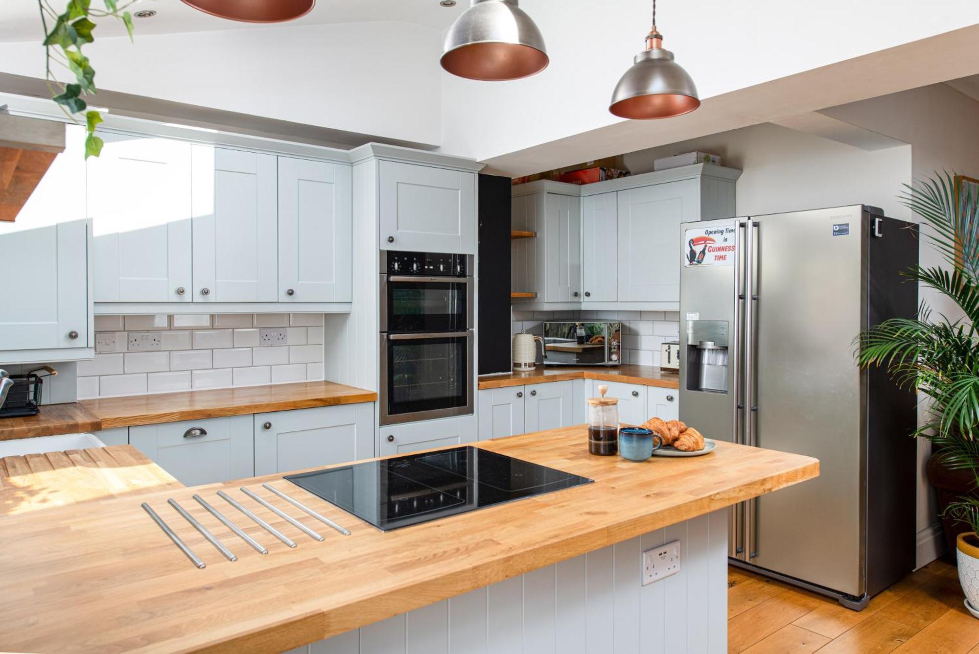 Charming Family Home With Stoves, Garden & Parking Bristol Exteriör bild