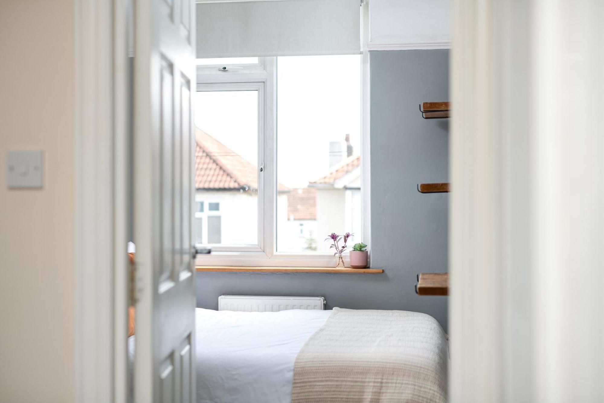 Charming Family Home With Stoves, Garden & Parking Bristol Exteriör bild