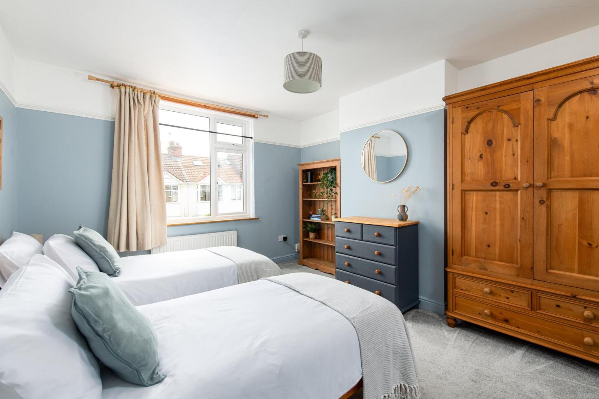Charming Family Home With Stoves, Garden & Parking Bristol Exteriör bild
